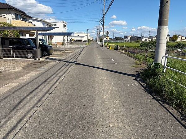前面道路が6ｍあるので、駐車が苦手な方も楽に駐車可能です！
