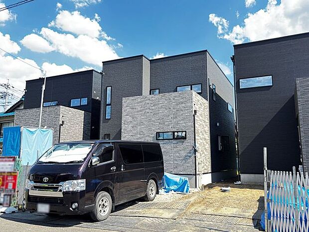 駐車台数2台！並列駐車なので、安心して出し入れできます！現地（2026年6月）撮影