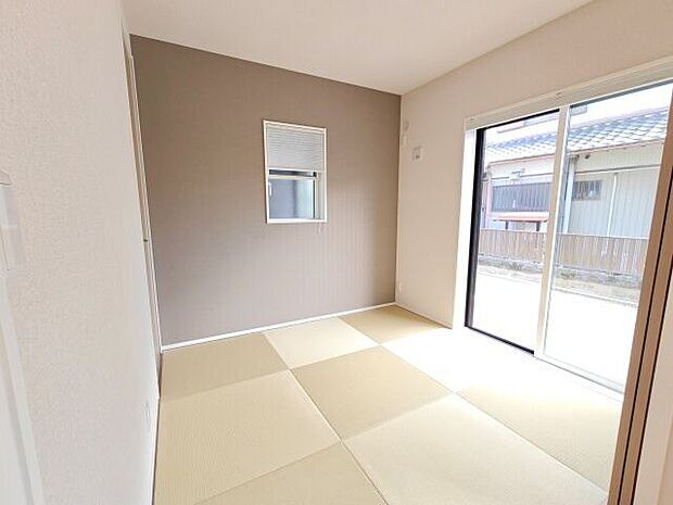 LDK横4.5帖の和室です！客間としても便利なお部屋！