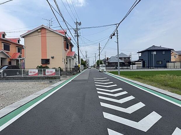 前面道路が7mあるので、駐車が苦手な方も楽に駐車可能です!