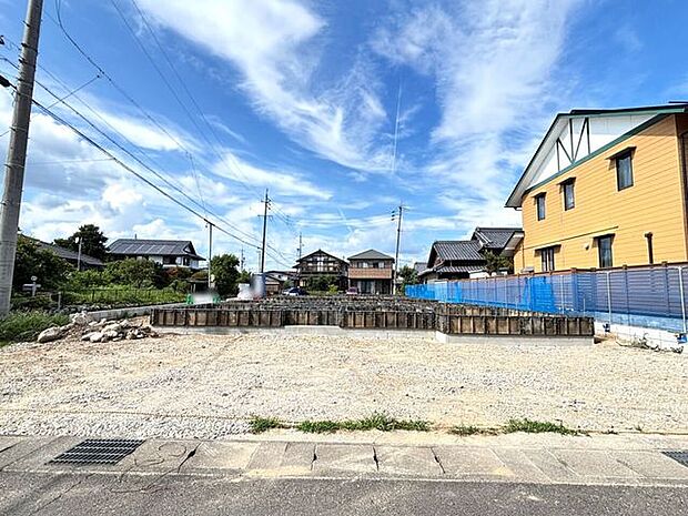 徒歩15分圏内に生活施設多数!!お買い物なども楽にできますね!