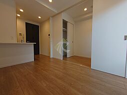 都営大江戸線 東新宿駅 徒歩4分の賃貸マンション 2階1DKのリビング/ダイニング