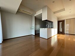 東京メトロ銀座線 外苑前駅 徒歩8分の賃貸マンション 8階3LDKのリビング/ダイニング