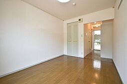 アイアンフラッツ 2階1Kのリビング/ダイニング