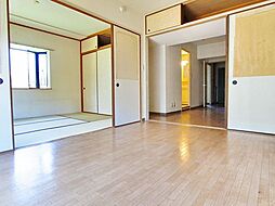 グリーンパーク藤 302 3階3LDKのリビング/ダイニング