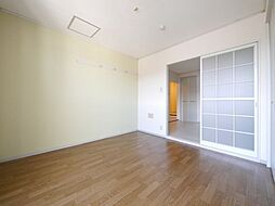 グランドールなか井 1階3DKのリビング/ダイニング