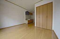 フジメイト B102 1階ワンルームのリビング/ダイニング