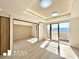 オラリオンサイト三番館 3LDKのリビング/ダイニング