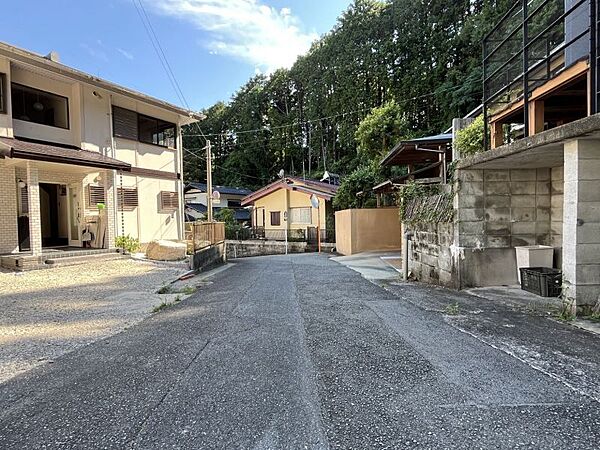 太宰府中学校まで　1700m　徒歩約22分●教育目標「学習が輝く、心が輝く、自分が輝く生徒の育成」