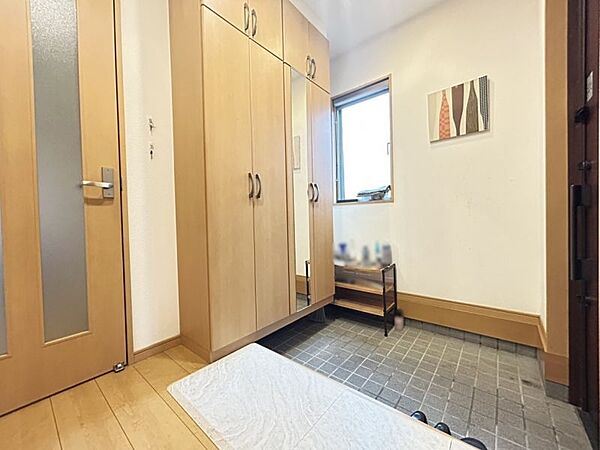 玄関を拡大表示
