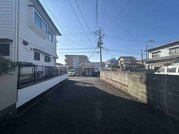 小学校まで徒歩約6分！閑静な住宅街に位置するため子育て世帯にも嬉しい環境です◎
