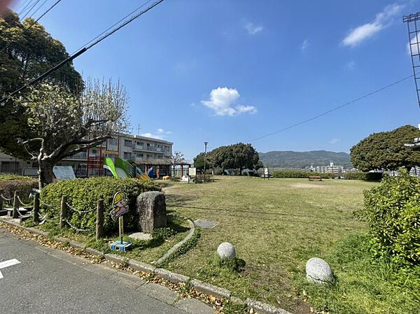 桜町公園まで　589m　徒歩約8分