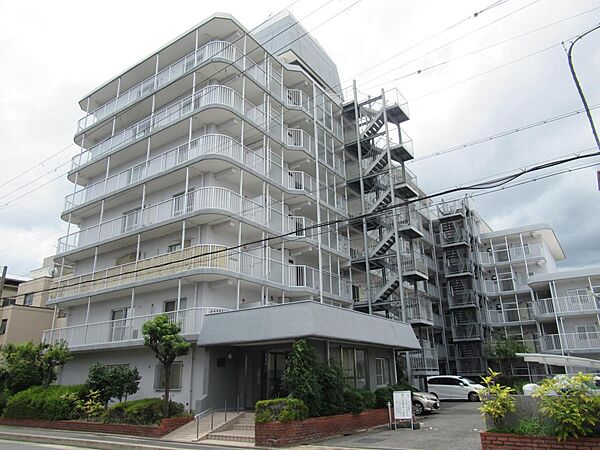 外観：326000197880