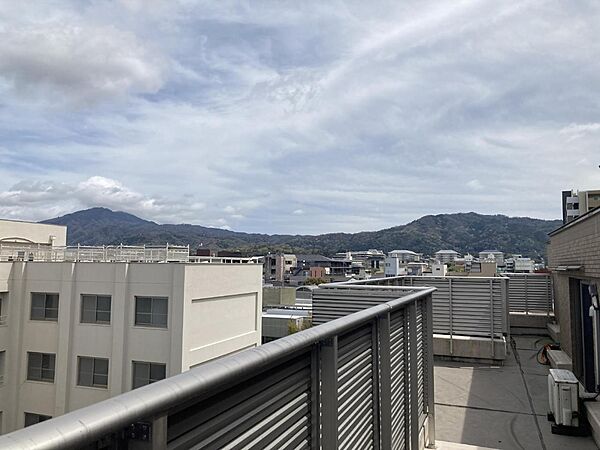 ルーフバルコニーから比叡山と大文字