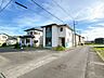 その他：前面道路の様子／前面道路。角地に位置しており、陽当たり良好です。