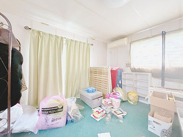 サンルーム横倉庫