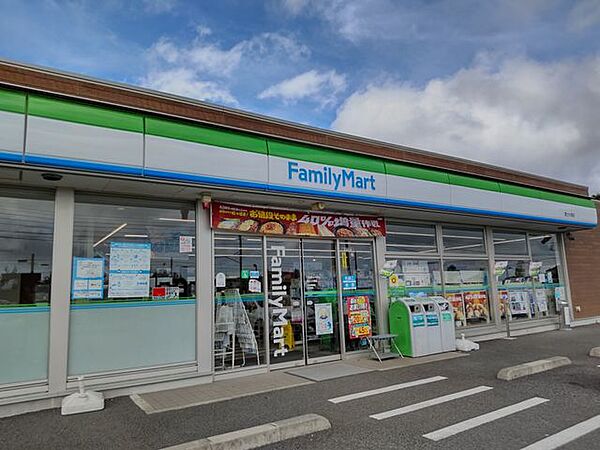 ファミリーマート富士船津店まで約600ｍです。 630m