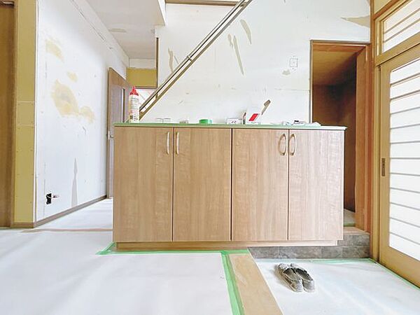 リフォーム中/シューズボックス　新品交換予定です。