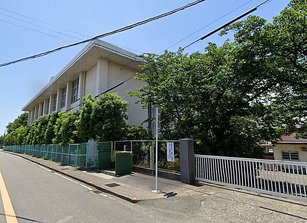 【中学校】富士市立鷹岡中学校まで約1100ｍ（徒歩約14分）