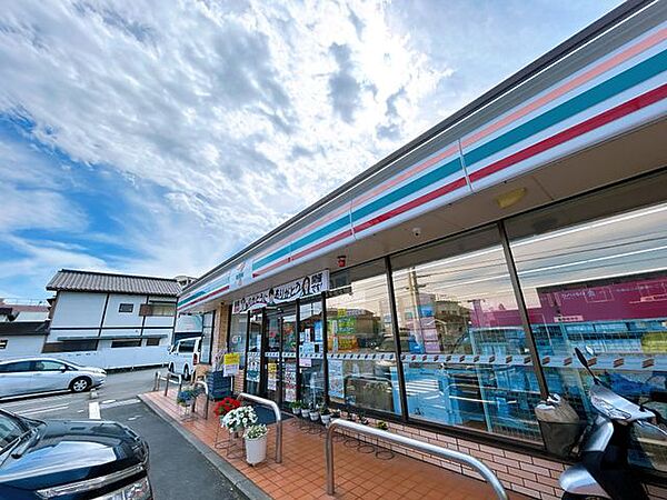 セブンイレブン富士川バイパス店まで1090ｍ（徒歩14分）