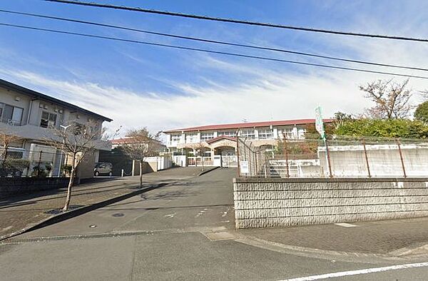 富士市立青葉台小学校　徒歩14分。 1090m