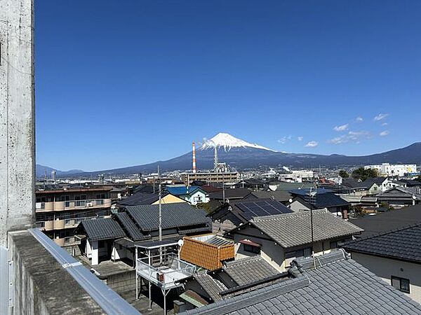 【富士山側眺望】