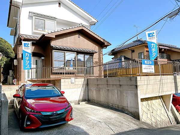【現地外観写真】道路側から見た駐車場写真です。