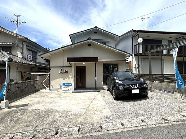 価格には消費税、リフォーム費用を含みます。リフォーム中でもご案内可能。内覧希望の方はお電話ください。