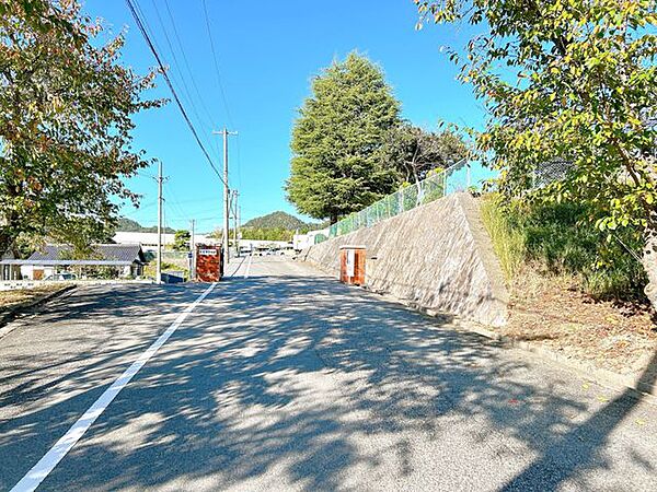 中黒瀬小学校 950m