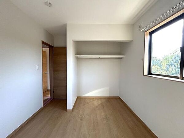 【収納】各部屋に収納が設置されていることにより、片付けが苦手な方でも楽々片付けができて、お部屋が散らかることはありません。