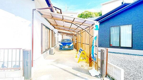 【駐車場】縦列2台可能、カーポート付です。