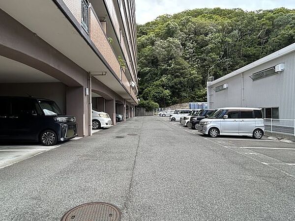 【駐車場】駐車場の写真です。