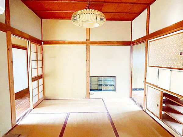 【和室(2)】1階4.5帖の和室です。隣の和室と続き間となっているので、様々な使い方ができそうですね。