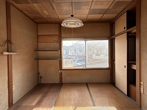 【和室(3)】2階和室の写真です。和室から洋室へ変更します。お子様のお部屋にいかがですか。