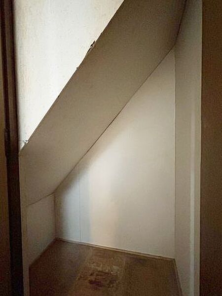 【収納】階段下収納の写真です。