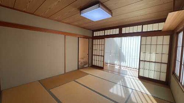 来客用や寝室にも使いやすい和室