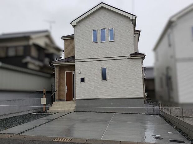 駅まで徒歩約12分♪