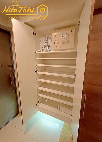 大型のシューズボックス付きで玄関も綺麗に片付きます。