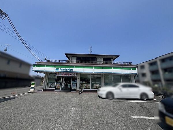 ファミリーマートナラ本高田店 400m