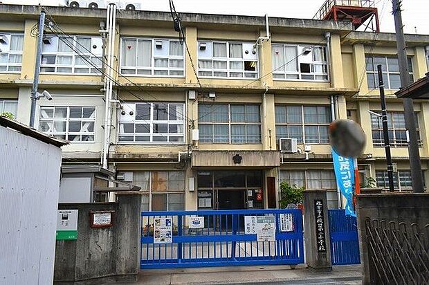枚方市立殿山第二小学校 800m