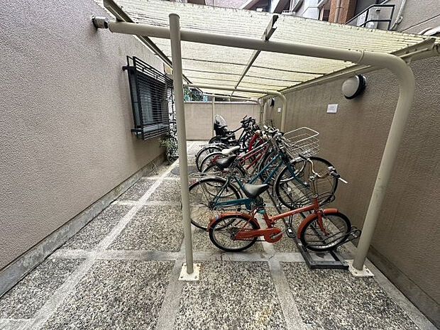 自転車ラックが設置されているので、いつも綺麗に整頓された駐輪場です♪