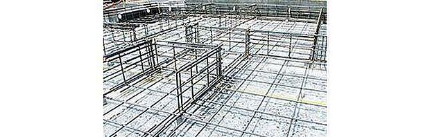 全戸の基礎の主筋に、16mm鉄筋。通常ベタ基礎工事では、13mmの鉄筋が多く使われますが、当社では自主基準として全戸の基礎の主筋に16mm鉄筋を用いています。