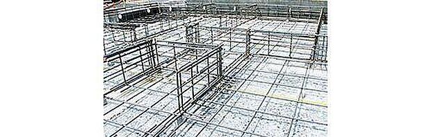 全戸の基礎の主筋に、16mm鉄筋。通常ベタ基礎工事では、13mmの鉄筋が多く使われますが、当社では自主基準として全戸の基礎の主筋に16mm鉄筋を用いています。