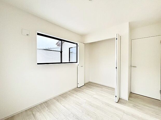 〜Bed Room〜　部屋数が多いのが戸建てのメリットです。ご家族が増えたことで手狭に感じていた住まいも戸建てでは各居室プライバシーを保つことができます。住まいにゆとりが生まれ心もリラックスできます♪