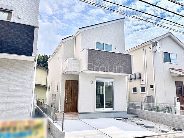 ◆2号棟◆~Exterior~ 閑静な住宅地で子育て家族にピッタリ。毎日のお散歩も快適な緑に恵まれたエリアで、自然に包まれた穏やかな暮らしを実現するための、ゆとりある住環境が整っています。