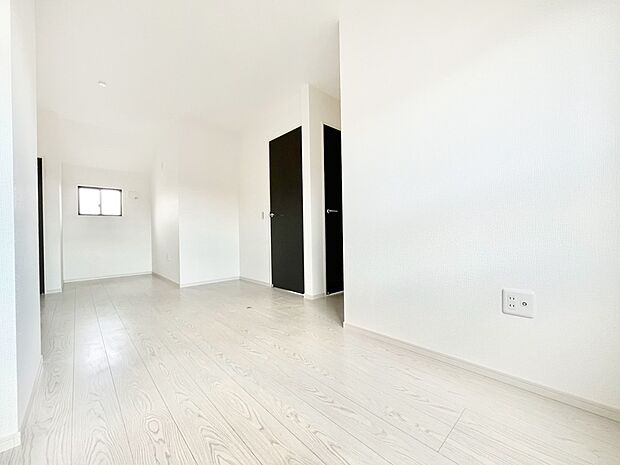 〜Bed Room〜 お子様の成長に合わせて住まいのレイアウトも変わります。思春期のプライバシーを重視したり、成長に合わせて机やベットを配置したり。将来を見越しての住まい選びも大切です。