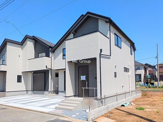 〜Exterior〜 前面道路:南西 6m 公道 前面道路は閑静な住宅地をはしる車通りの少ない道路。駐車の出し入れもらくらくです!ご不明点・現地見学のご希望は、お気軽にお問い合わせください!