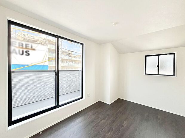 ◆5号棟◆〜Bed Room〜　子供部屋はお子様にとって大変重な役割があります。子供一人で過ごす空間を与えることで、宿題や勉強時間も自然と増えまた自ら部屋の片付けや掃除なども促すことに繋がります。