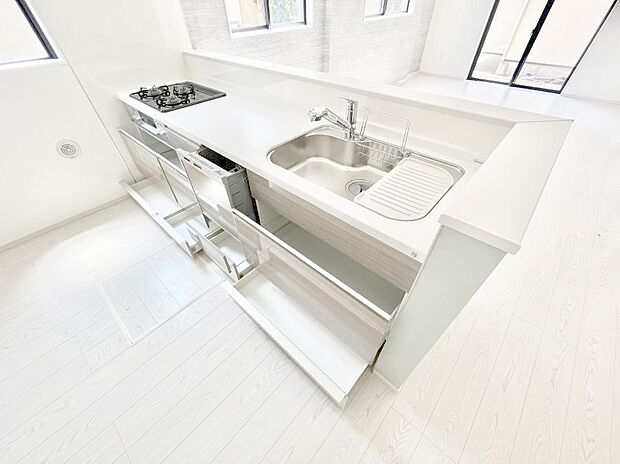 使いやすさを優先したスライド式収納タイプ！