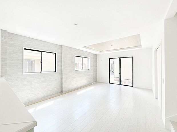 家族の笑顔が自然と生まれてくる、そんな雰囲気のダイニングに仕上がっています。